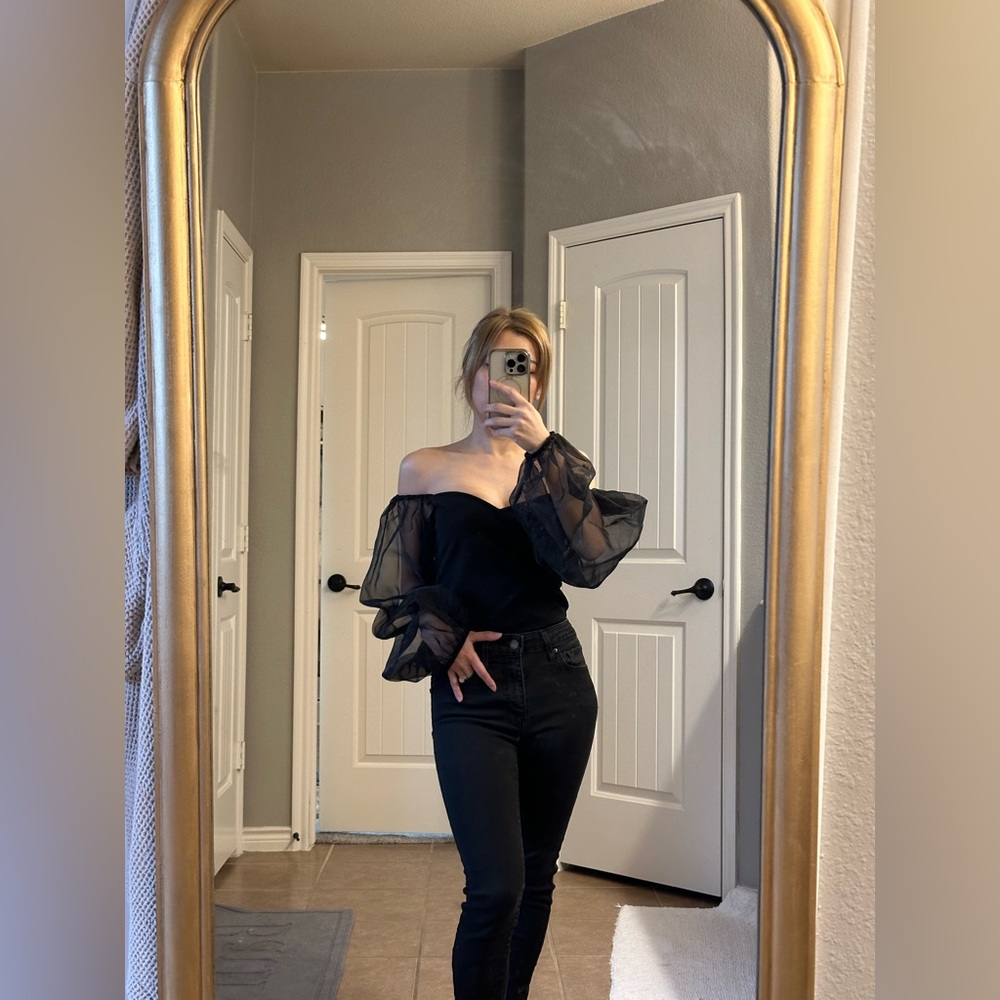 Express Puff sheet sleeve black shirt